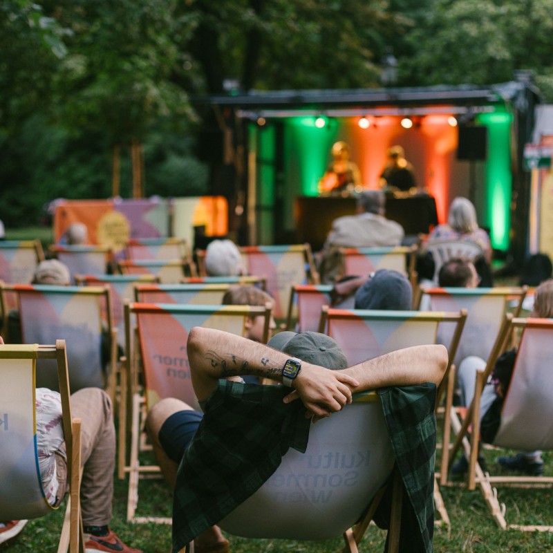 Foto: Niko Havranek Cay Talan performt auf der Kultursommer-Bühne im Waldmüllerpark. 